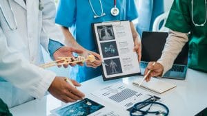 Meeting team of doctor and medical staff at hospital learn Romanian A2 health and body vocabulary